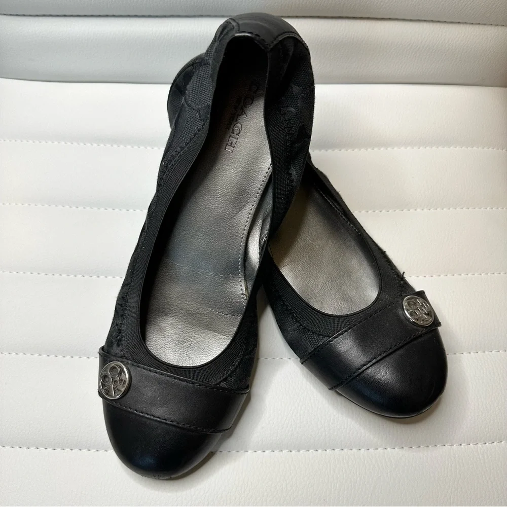 💝Coach Signature Logo Black Canvas Chelsea Elasticized Ballet Flats Black Size 6 - Picture 1 of 10